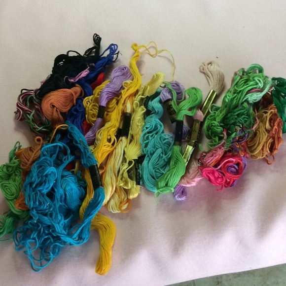 FINAL SALE PRICE 2 Unfinished Projects + EmbroideryThread - Picture 2 of 4